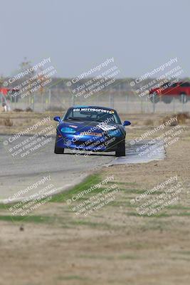 media/Oct-25-2025-CalClub SCCA (Sat) [[34c778dfbe]]/Group 4/Qualifying/